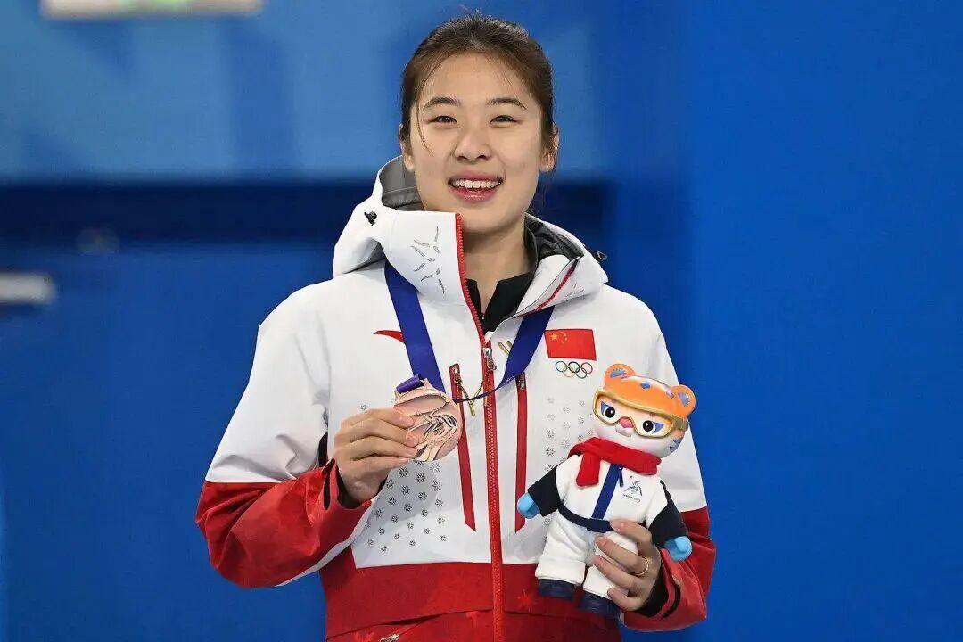 九游（中国）-2026米兰冬奥会即将开幕，宁忠岩、张楚桐担任中国体育代表团旗手